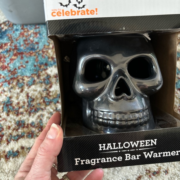 🆕💀Skull Ceramic Wax Fragrance Warmer, OS💀 - Picture 2 of 7